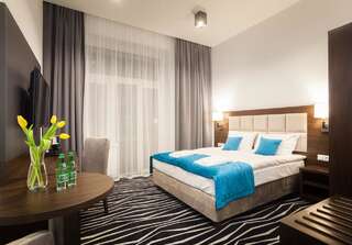 Отели типа «постель и завтрак» No1 bed&breakfast lounge Лешно Улучшенный двухместный номер с 1 кроватью-3