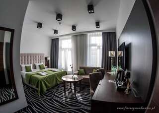 Отели типа «постель и завтрак» No1 bed&breakfast lounge Лешно Апартаменты Делюкс-1