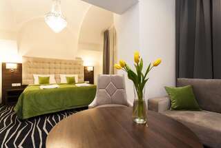 Отели типа «постель и завтрак» No1 bed&breakfast lounge Лешно Апартаменты Делюкс-6