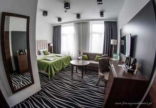 Отели типа «постель и завтрак» No1 bed&breakfast lounge Лешно Апартаменты Делюкс-2
