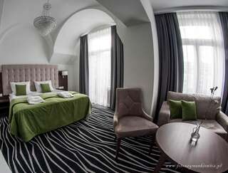 Отели типа «постель и завтрак» No1 bed&breakfast lounge Лешно Апартаменты Делюкс-3